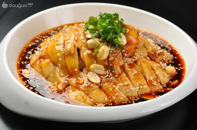 Steamed chicken with chill sauce 口水鸡